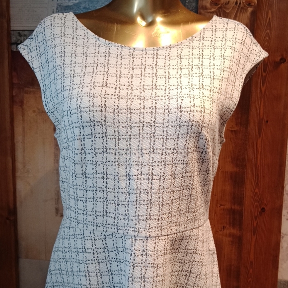 LOFT dress - Picture 2 of 8